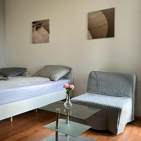 4 Plaza Apartment