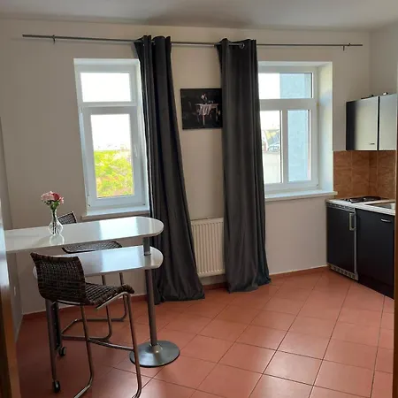 Apartment 4 Plaza *